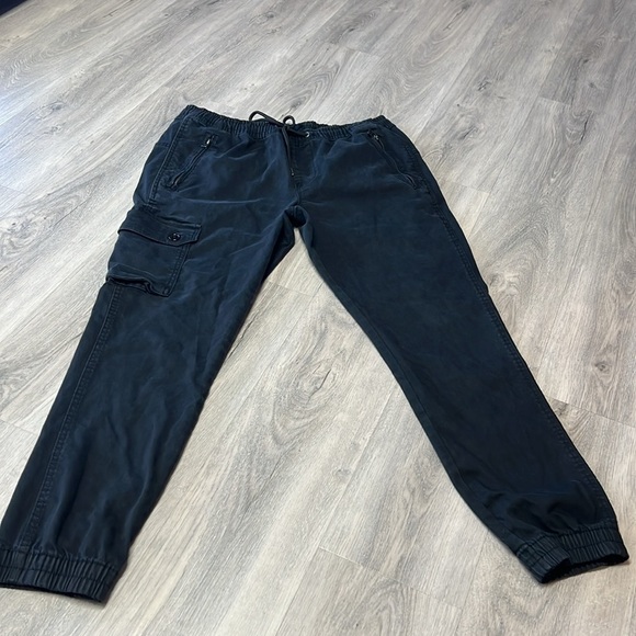 Joes jeans black distressed  jogger style pants size XL - Picture 2 of 11